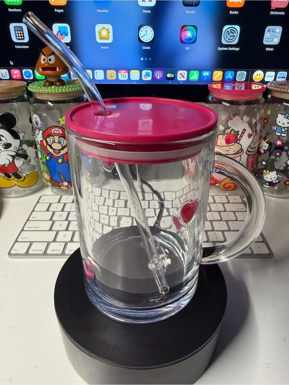 16oz Clear Glass Mug With Pink Lid & Pink Heart Accents